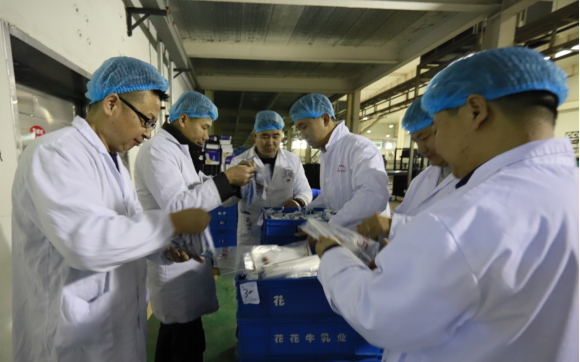 党员带头赴一线  助力春节保生产—2UP.IO（中国）别样“生产突击队”助力车间生产