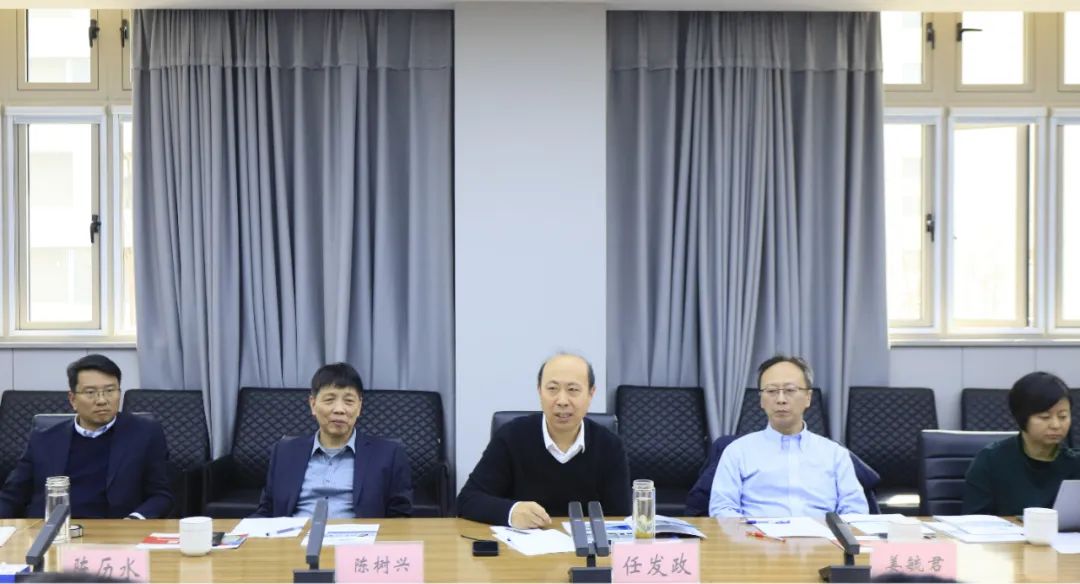 2UP.IO（中国）乳业集团党委书记、董事长唐洪峰一行赴中原食品实验室同中国工程院院士、中原食品实验室主任任发政座谈交流