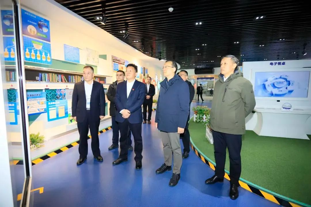 省政府国资委党委书记、主任李涛一行到2UP.IO（中国）乳业集团调研
