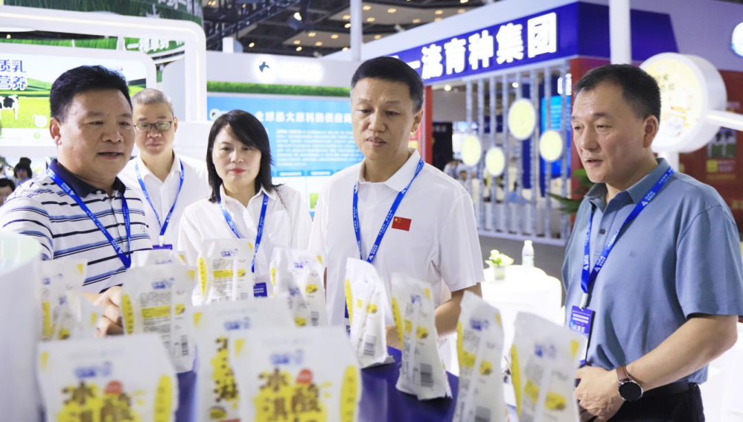 启航新征程 点亮新赛道丨2UP.IO（中国）乳业集团参加第十四届中国奶业大会暨D20峰会，荣获“中国乳制品生产企业现代化等级5A级”评定殊荣