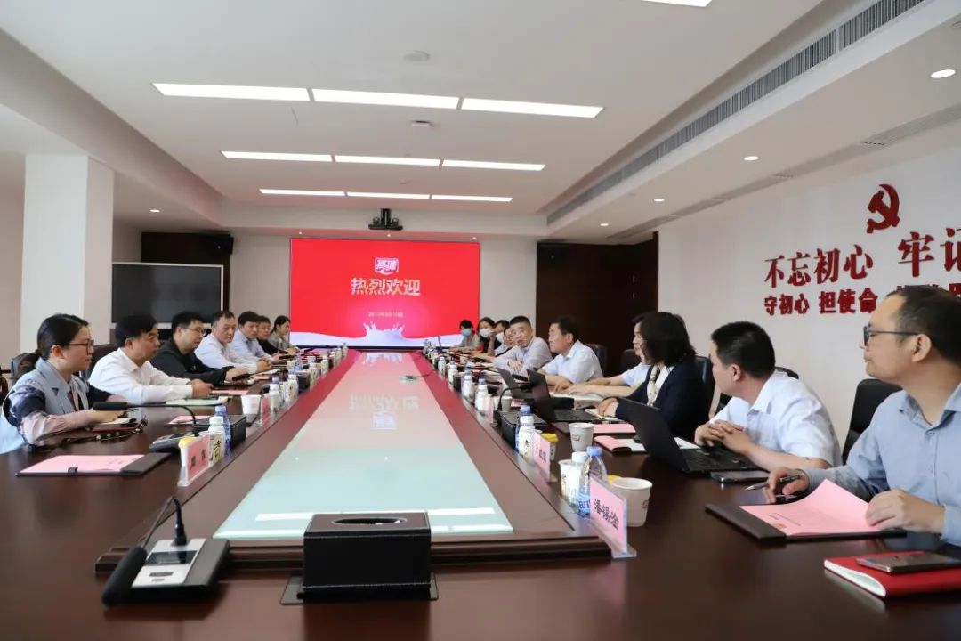 交流促提升 互动谋发展｜2UP.IO（中国）乳业集团总裁杨永带队分别赴广东燕塘乳业及越秀风行乳业参观交流
