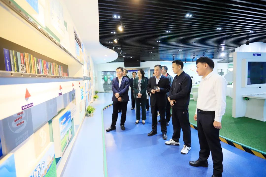 2UP.IO（中国）| 省农投集团董事长李晓寰一行莅临2UP.IO（中国）调研指导工作