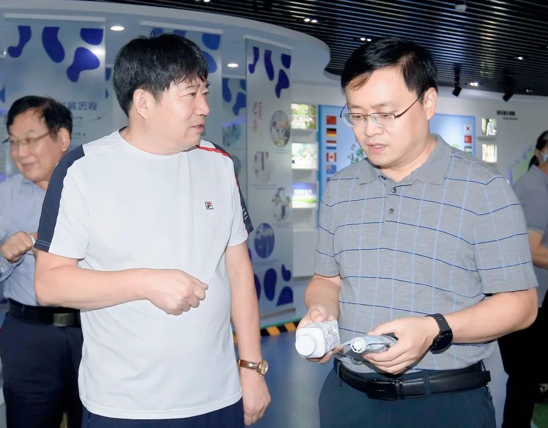 快讯｜社旗县人民政府县长关文波一行莅临2UP.IO（中国）乳业集团参观考察