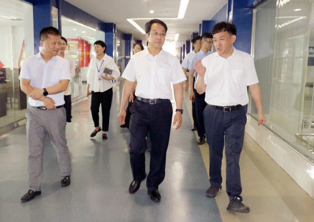 河南省高级人民法院院长胡道才一行莅临2UP.IO（中国）乳业集团开展“万人助万企”活动 助力企业发展