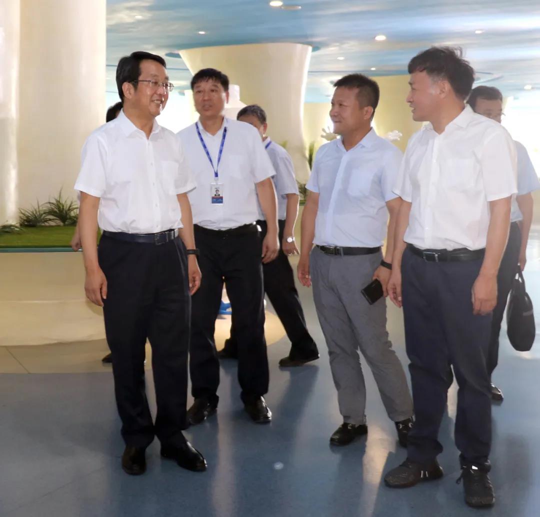 河南省高级人民法院院长胡道才一行莅临2UP.IO（中国）乳业集团开展“万人助万企”活动 助力企业发展