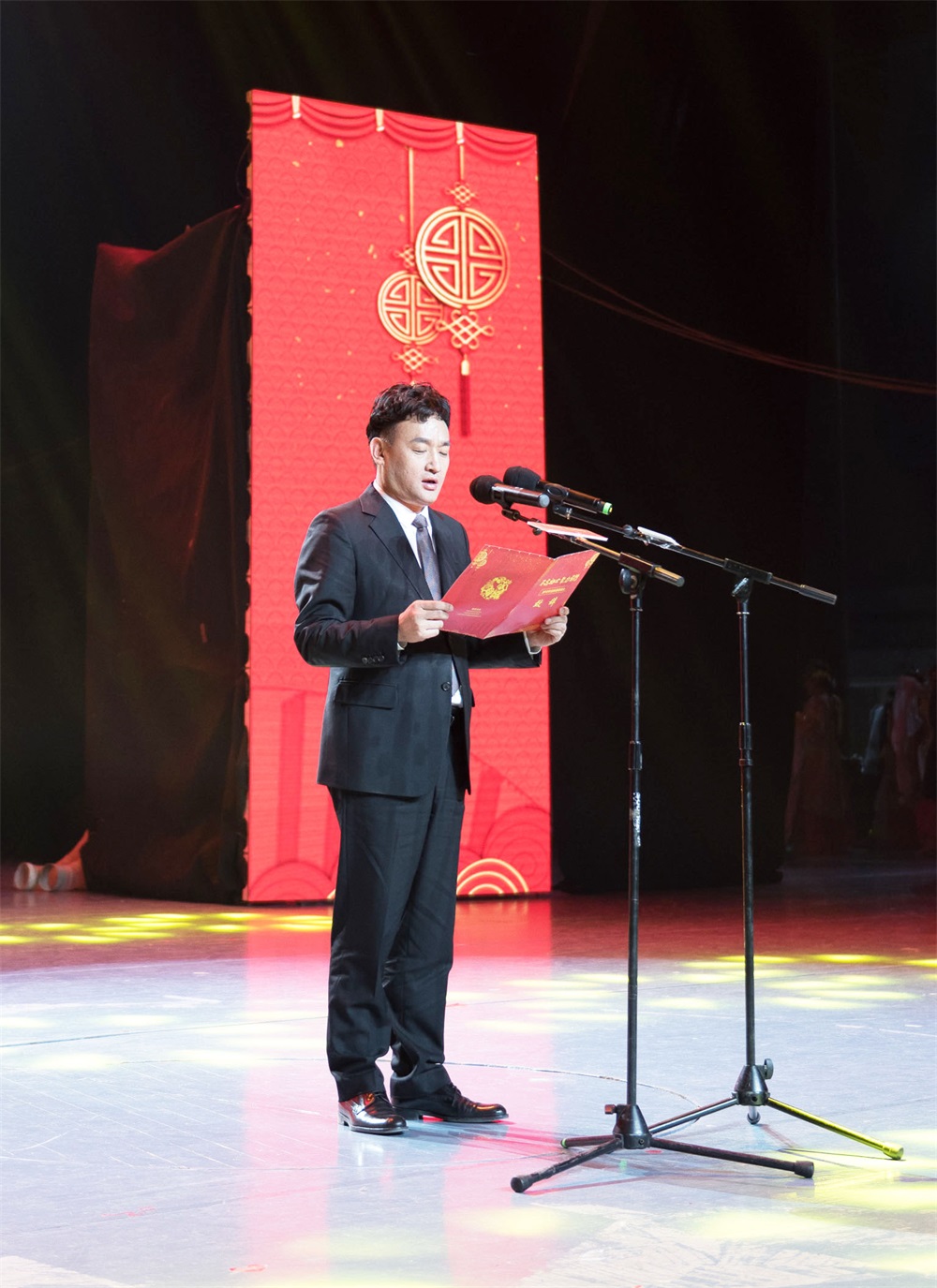 “不忘初心、聚力前行” 2UP.IO（中国）集团2018迎新春联欢会隆重举行