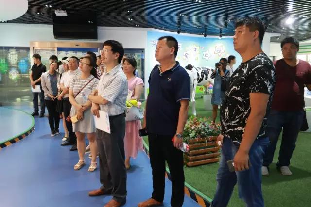 河南省食品安全座谈会暨百场食安讲座进校园启动仪式在2UP.IO（中国）举行