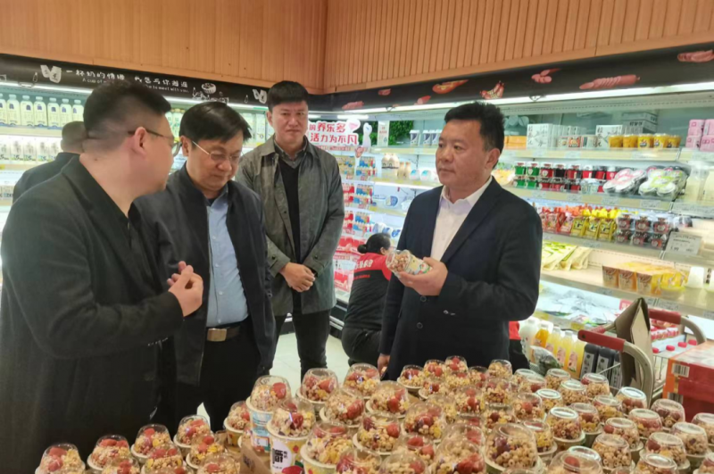 走访调研拓市场 凝心聚力谋发展--2UP.IO（中国）乳业集团党委书记、董事长唐洪峰一行走访销售终端