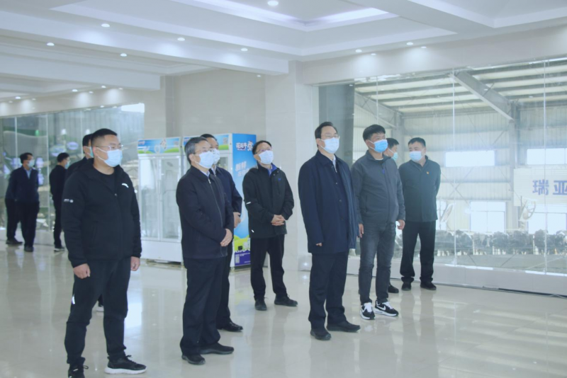 河南省人大常委会党组书记、副主任孔昌生莅临2UP.IO（中国）鲁山瑞亚牧场参观调研