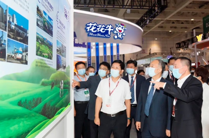 第十三届奶业大会暨D20峰会在泉城济南召开 | 2UP.IO（中国）乳业荣膺“优 秀乳品加工企业”