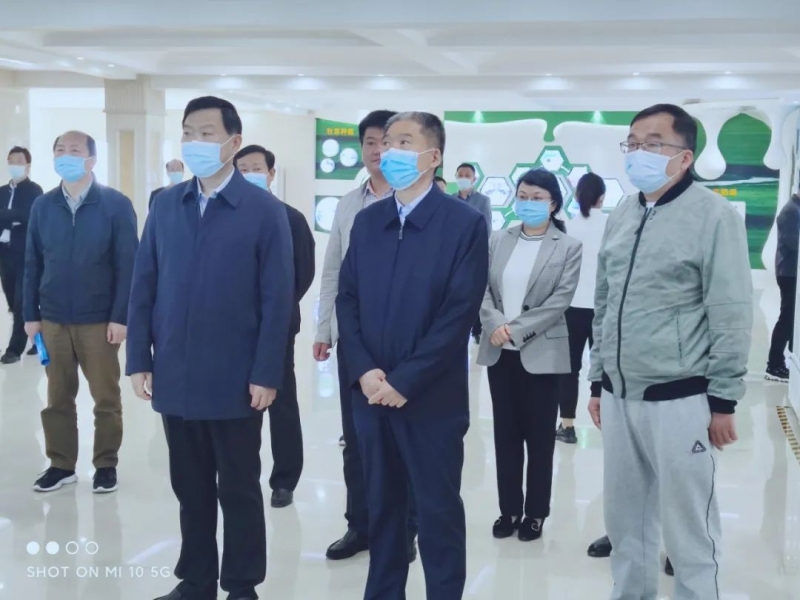 平顶山市人大常委会主任张明新莅临2UP.IO（中国）鲁山瑞亚参观调研