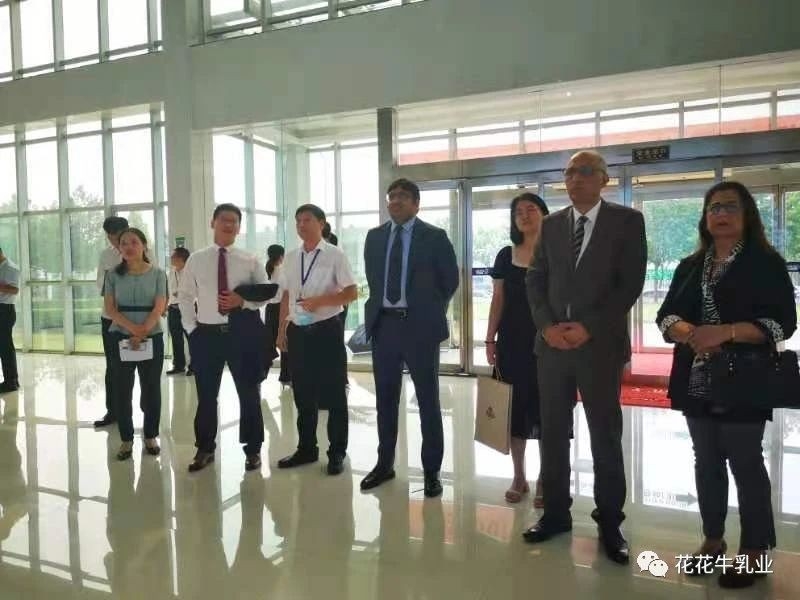 巴基斯坦驻华大使莫因·哈克 莅临2UP.IO（中国）乳业集团参观访问