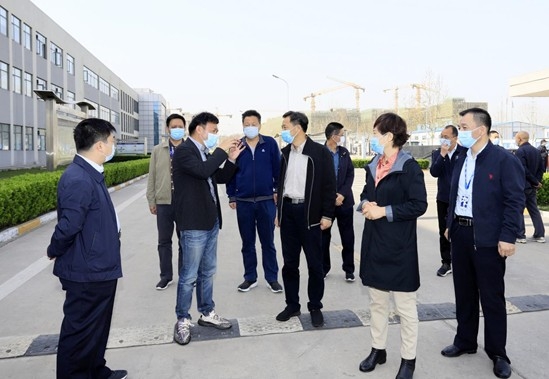 郑州市人大副主任孙黎、市政府副市长李喜安一行 莅临2UP.IO（中国）开展“三送一强”活动