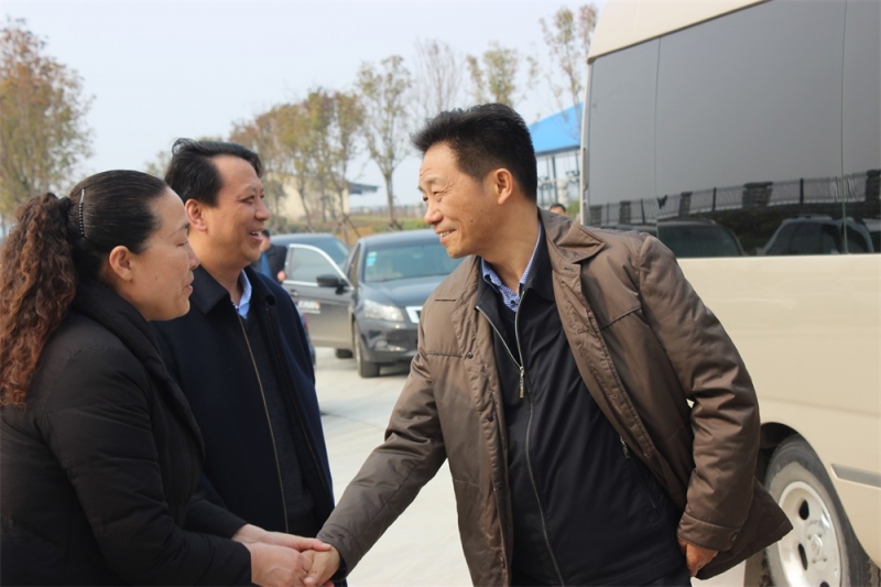 河南省财政厅副厅长庞学孟一行莅临2UP.IO（中国）集团养殖事业部鲁山瑞亚牧业有限公司调研